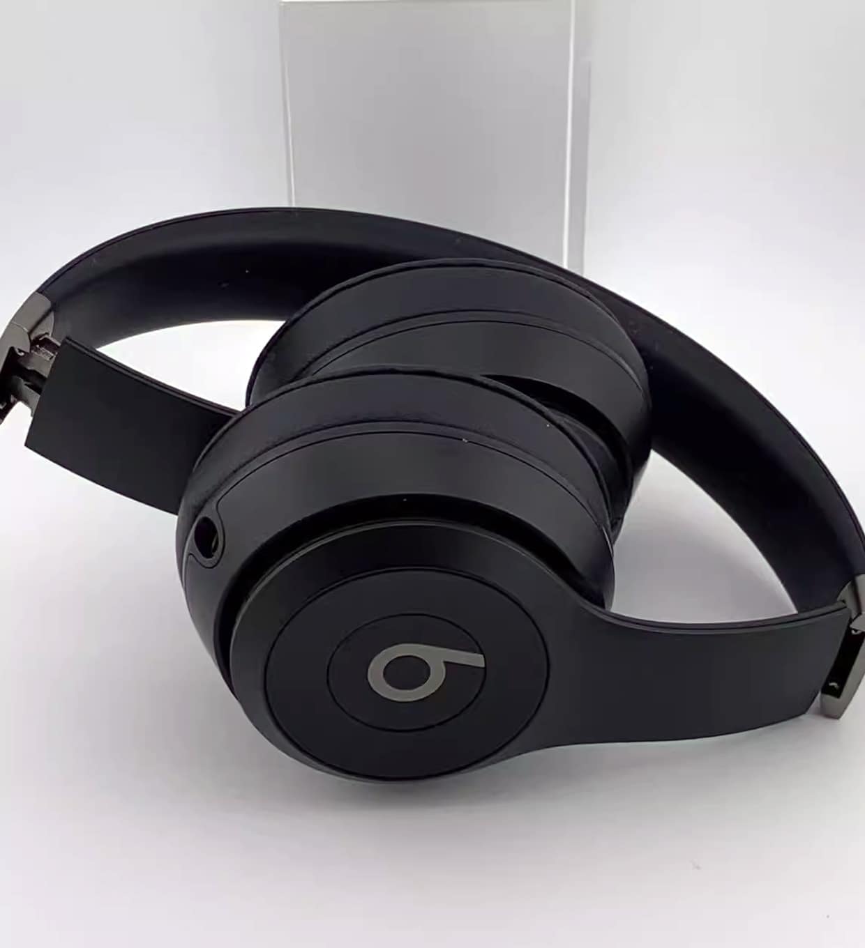 Beats Studio Pro Wireless Noise-Canceling Headphones Refurbished