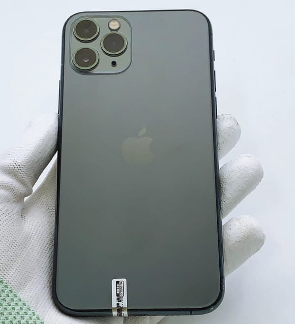 Apple iPhone 11 Pro 256GB Dark Green Front Apple iPhone 11 Pro 256GB Dark Green Front